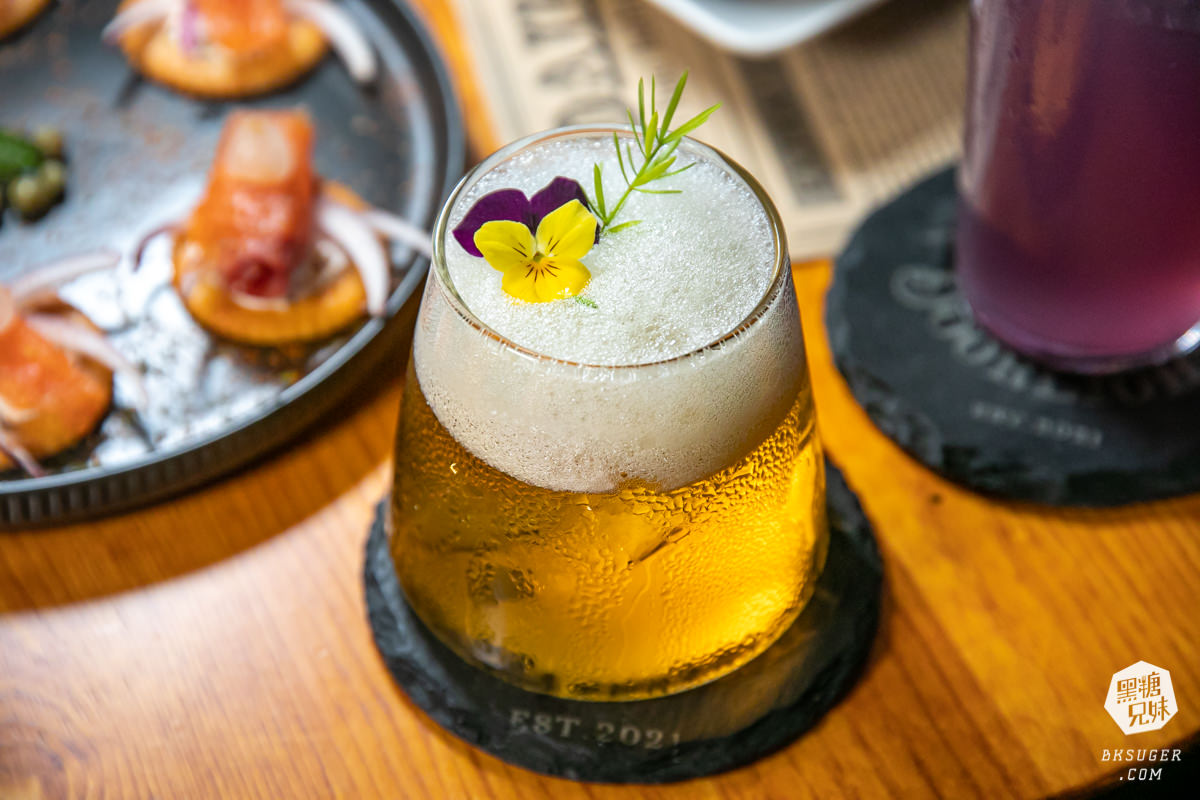 高雄酒吧推薦｜Bar Doorlight｜閨蜜最愛塔羅主題調酒吧藏身三多商圈小巷中｜3種女性酒款大激推