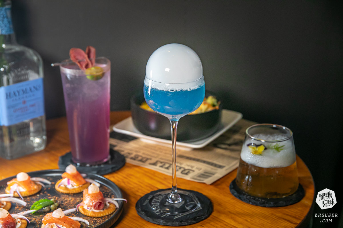 高雄酒吧推薦｜Bar Doorlight｜閨蜜最愛塔羅主題調酒吧藏身三多商圈小巷中｜3種女性酒款大激推