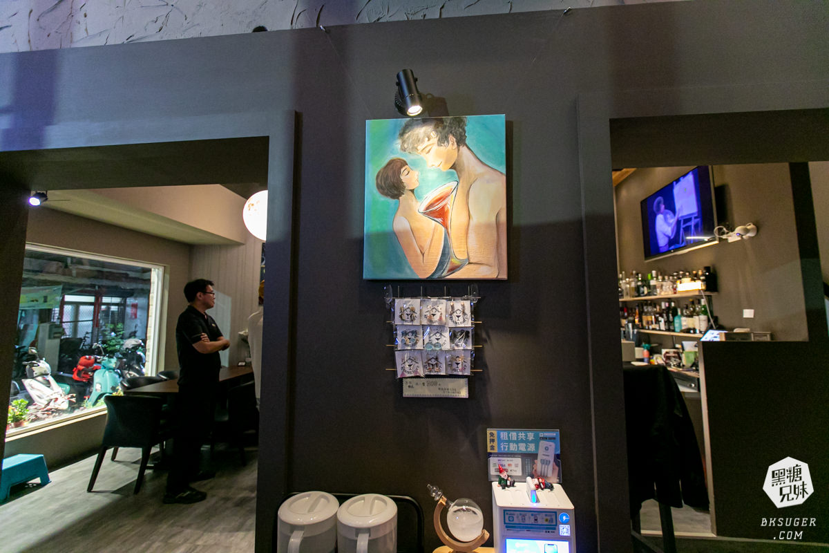 高雄酒吧推薦｜Bar Doorlight｜閨蜜最愛塔羅主題調酒吧藏身三多商圈小巷中｜3種女性酒款大激推