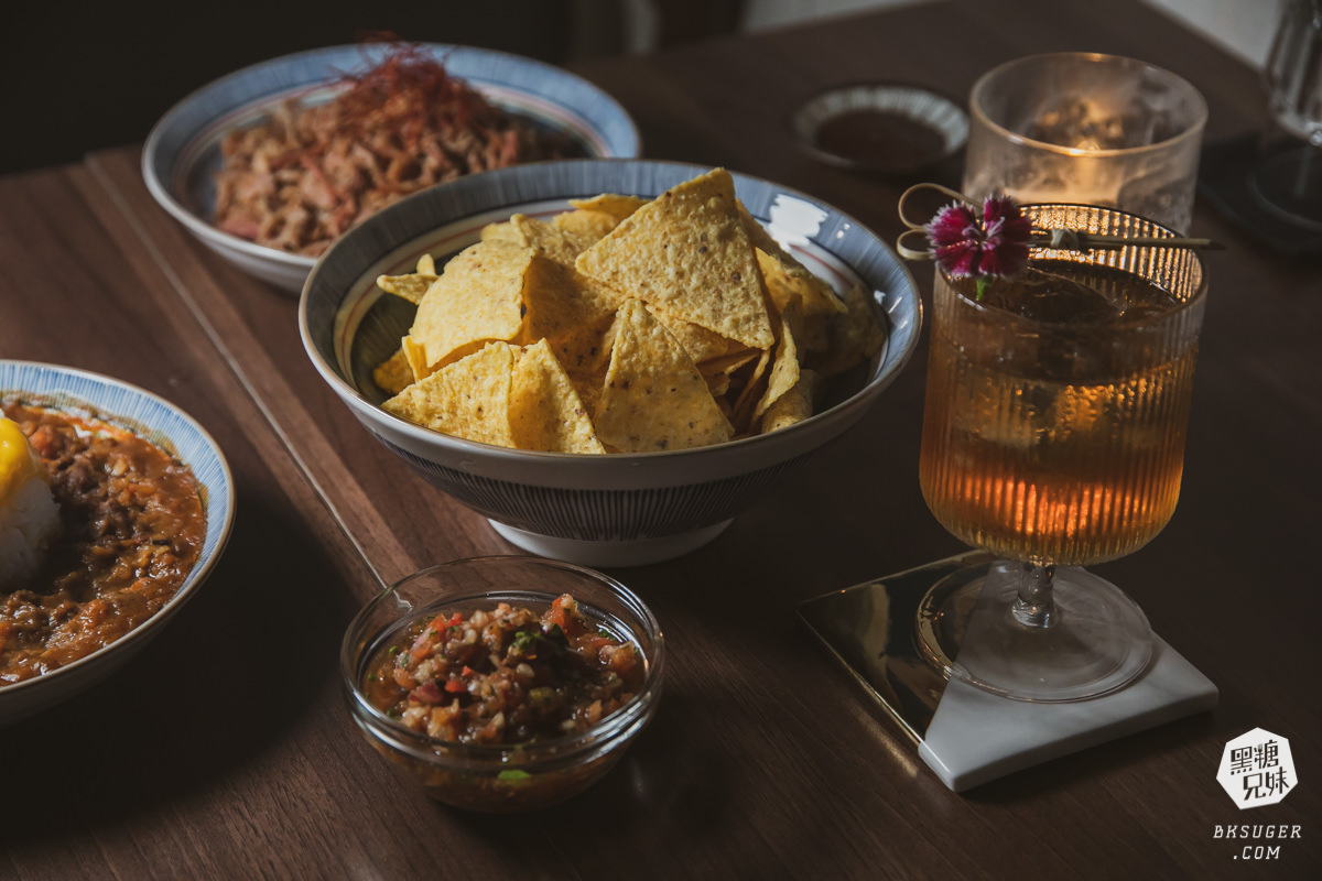 三民區酒吧|行者酒吧 The Walkers|日式酒吧風格、一家日間咖啡與夜幕酒吧轉場雙重身份 - 第10張圖 三民區酒吧|行者酒吧 The Walkers|日式酒吧風格、一家日間咖啡與夜幕酒吧轉場雙重身份