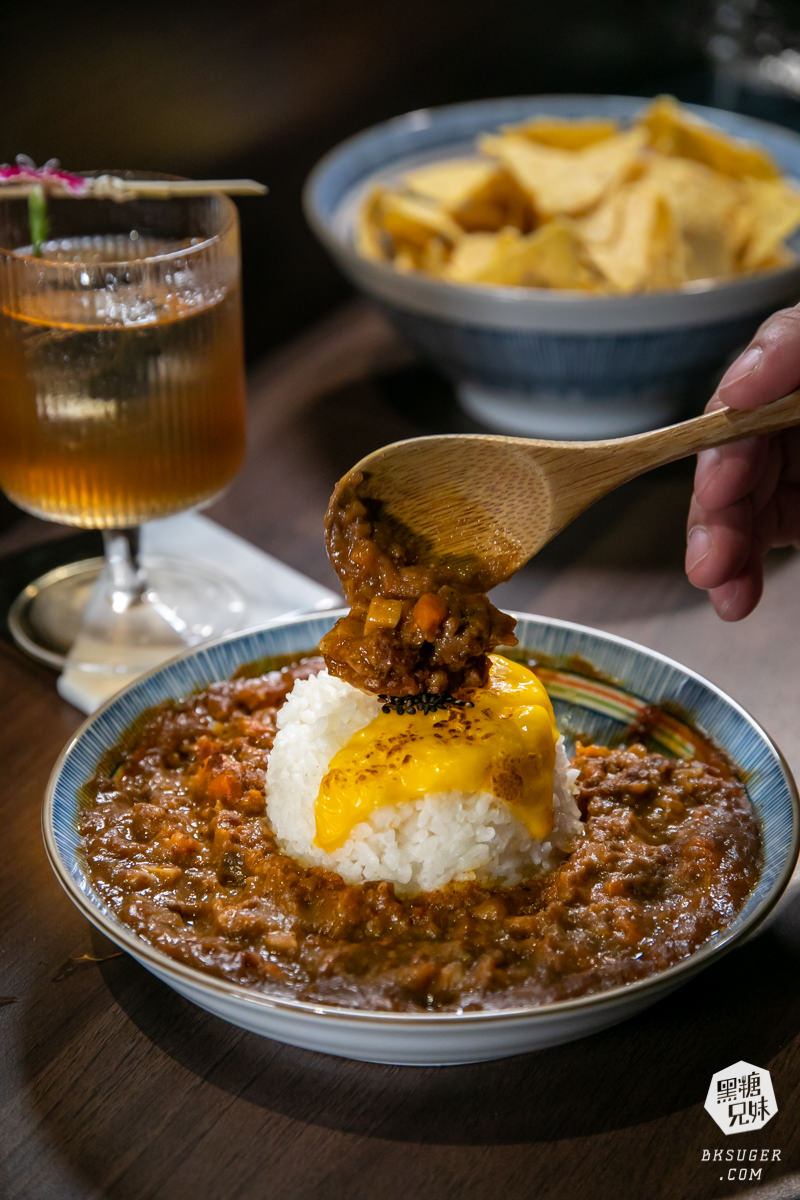 三民區酒吧|行者酒吧 The Walkers|日式酒吧風格、一家日間咖啡與夜幕酒吧轉場雙重身份 - 第13張圖 三民區酒吧|行者酒吧 The Walkers|日式酒吧風格、一家日間咖啡與夜幕酒吧轉場雙重身份