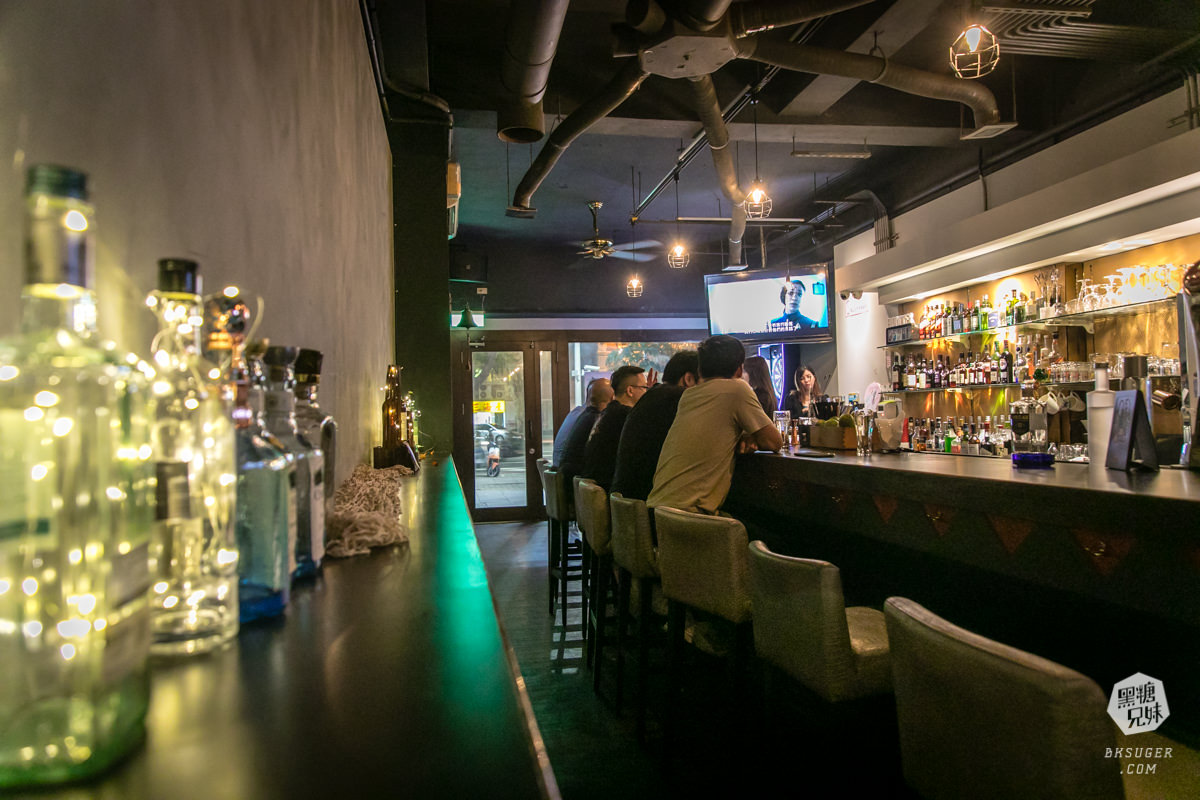 中山路酒吧推薦|Hunter Music Bar-老闆親下廚的輕鬆餐酒吧|適合下班小酌的好去處 - 第4張圖 中山路酒吧推薦|Hunter Music Bar-老闆親下廚的輕鬆餐酒吧|適合下班小酌的好去處