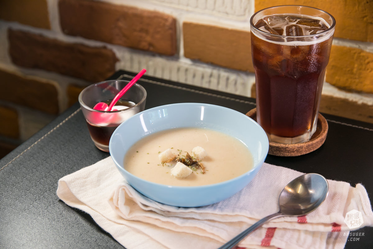 捷運後驛站全天候供餐|舒醍雅咖啡輕食|澎湃蛤蠣花義麵、平價鬆餅飲品、北高雄包場場地 - 第2張圖 捷運後驛站全天候供餐|舒醍雅咖啡輕食|澎湃蛤蠣花義麵、平價鬆餅飲品、北高雄包場場地