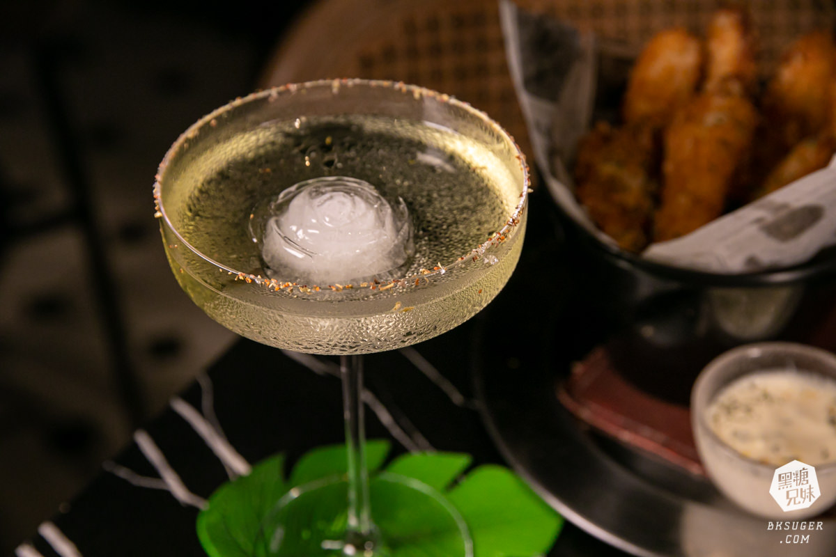南喃至嶼|藏在美麗島站巷弄的餐酒吧|調酒的質感在入喉的瞬間被證實|高雄酒吧必推 - 第22張圖 南喃至嶼|藏在美麗島站巷弄的餐酒吧|調酒的質感在入喉的瞬間被證實|高雄酒吧必推