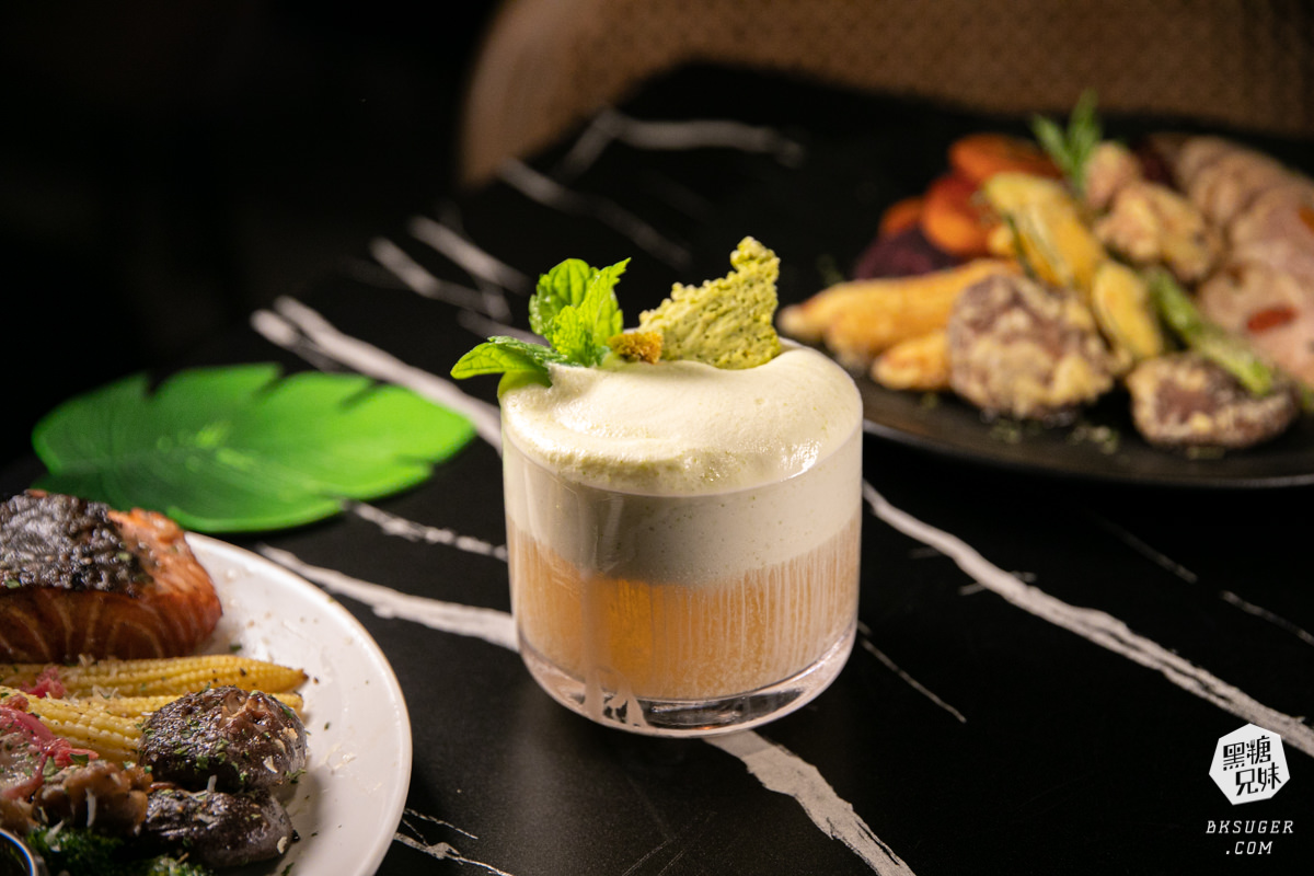 南喃至嶼|藏在美麗島站巷弄的餐酒吧|調酒的質感在入喉的瞬間被證實|高雄酒吧必推 - 第26張圖 南喃至嶼|藏在美麗島站巷弄的餐酒吧|調酒的質感在入喉的瞬間被證實|高雄酒吧必推