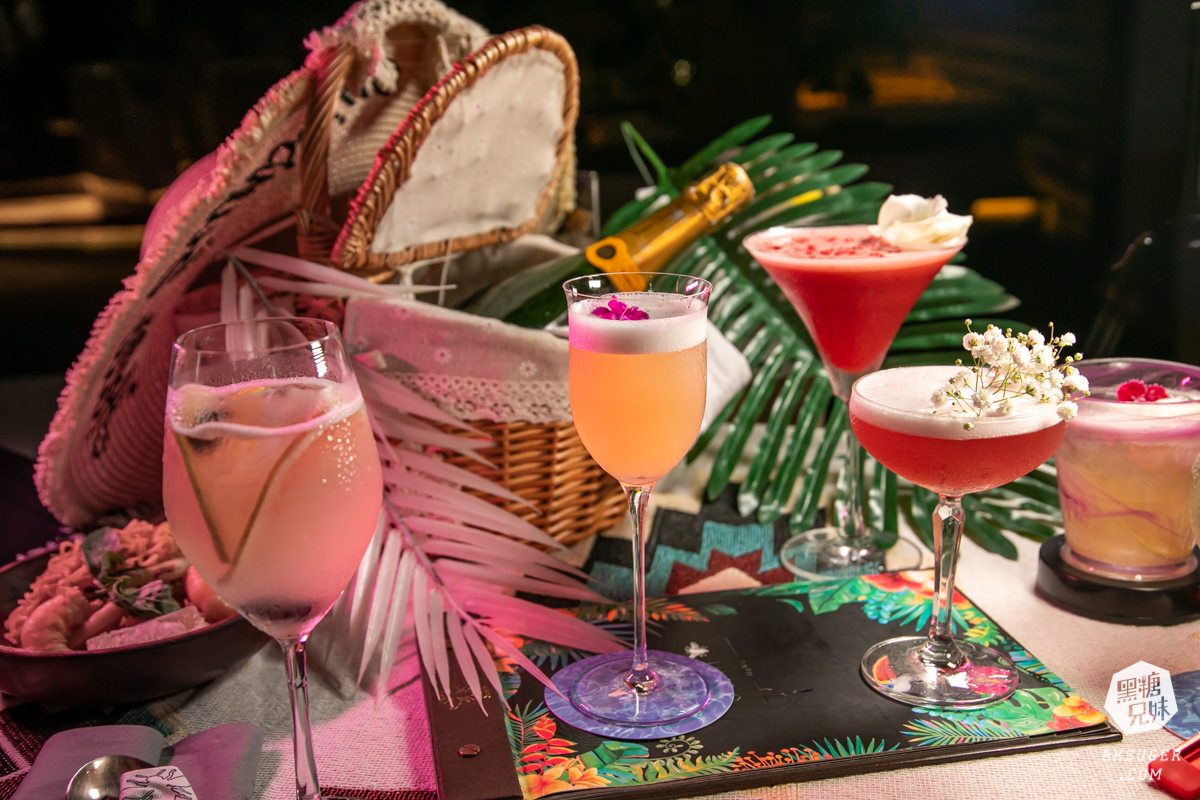 台中特色酒吧|SOAK Taichung|網美酒吧最推薦-熱帶叢林泳池吧台、大泡泡露天草皮座位區 - 第21張圖 台中特色酒吧|SOAK Taichung|網美酒吧最推薦-熱帶叢林泳池吧台、大泡泡露天草皮座位區