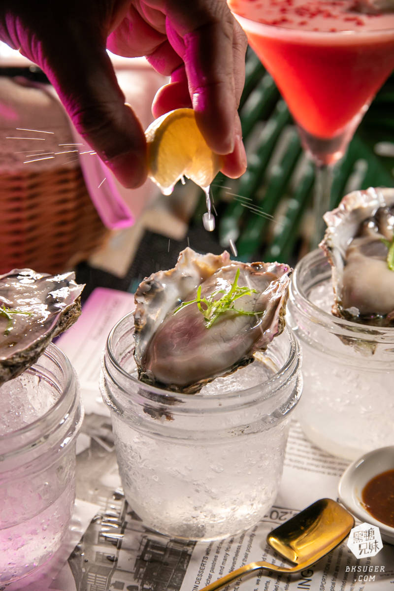 台中特色酒吧|SOAK Taichung|網美酒吧最推薦-熱帶叢林泳池吧台、大泡泡露天草皮座位區 - 第30張圖 台中特色酒吧|SOAK Taichung|網美酒吧最推薦-熱帶叢林泳池吧台、大泡泡露天草皮座位區