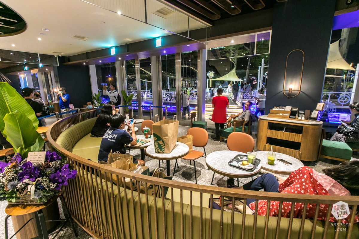 夢時代星巴克海洋意象門市| 海洋特色帆船小酒吧造型吧台|藍鯨隨行卡海洋女神| - 第12張圖 用餐區