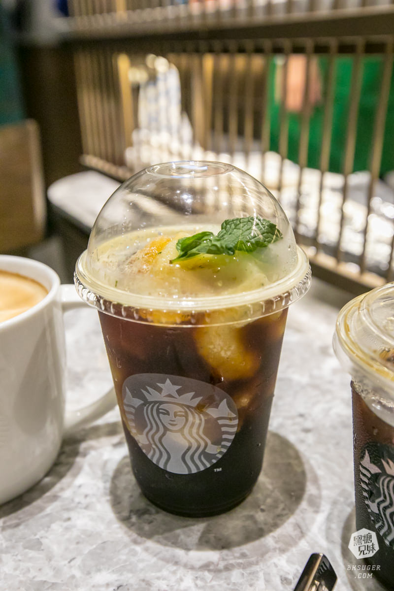 夢時代星巴克海洋意象門市| 海洋特色帆船小酒吧造型吧台|藍鯨隨行卡海洋女神| - 第29張圖 夢時代星巴克海洋意象門市| 海洋特色帆船小酒吧造型吧台|藍鯨隨行卡海洋女神|