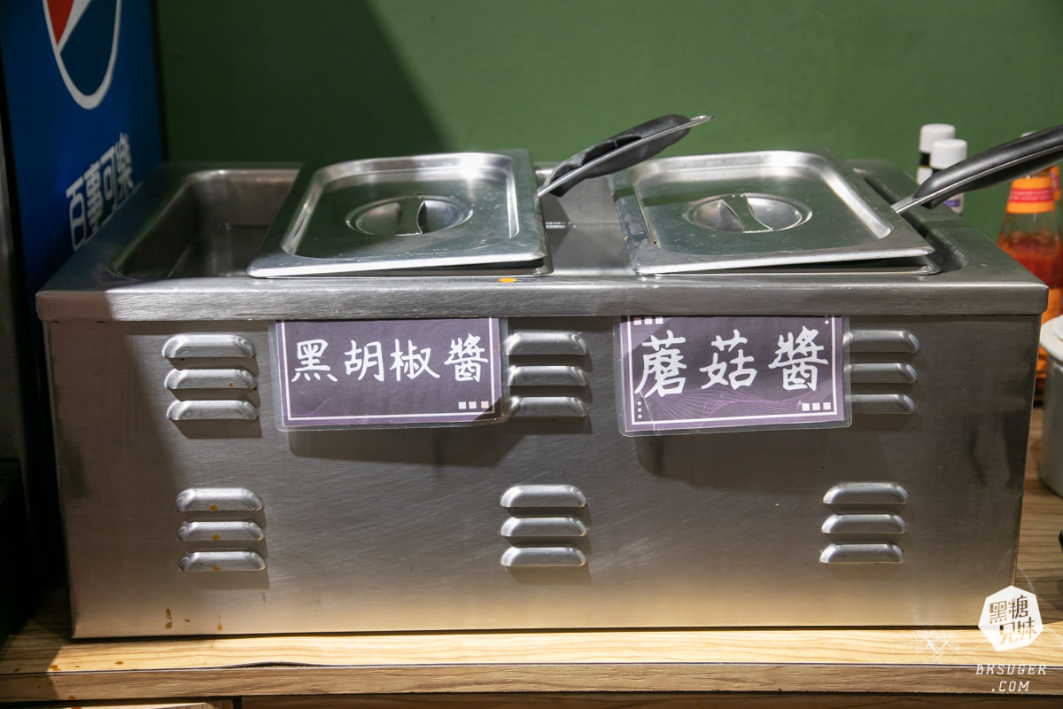 鹽埕美食-大港參貳牛排館|復古平價牛排館,超划算海陸蝦爆組|家庭客最愛的駁二週遭2022美食推薦 - 第27張圖 鹽埕美食-大港參貳牛排館|復古平價牛排館,超划算海陸蝦爆組|家庭客最愛的駁二週遭2022美食推薦