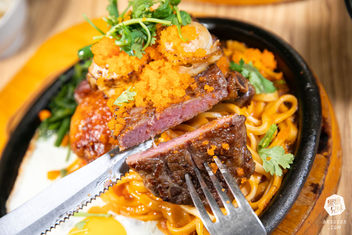 鹽埕美食-大港參貳牛排館|復古平價牛排館,超划算海陸蝦爆組|家庭客最愛的駁二週遭2022美食推薦 - 第16張圖 鹽埕美食-大港參貳牛排館|復古平價牛排館,超划算海陸蝦爆組|家庭客最愛的駁二週遭2022美食推薦