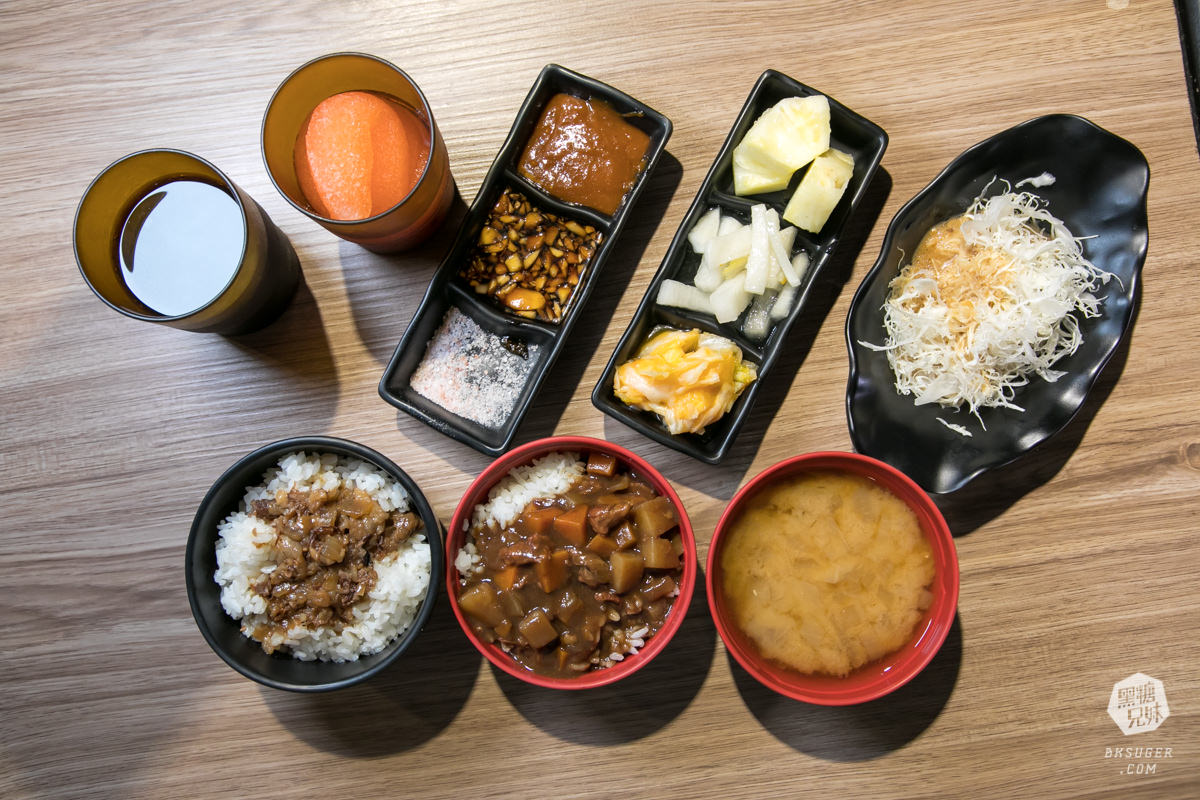 高雄牛排推薦|鬥牛士牛排食堂-五福店|自由炙燒的牛排X自助吧|日式黑咖哩湯飯吃到飽 - 第14張圖 高雄牛排推薦|鬥牛士牛排食堂-五福店|自由炙燒的牛排X自助吧|日式黑咖哩湯飯吃到飽