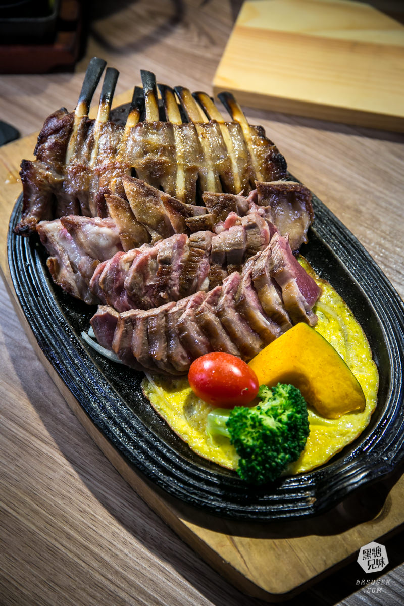 高雄牛排推薦|鬥牛士牛排食堂-五福店|自由炙燒的牛排X自助吧|日式黑咖哩湯飯吃到飽 - 第36張圖 高雄牛排推薦|鬥牛士牛排食堂-五福店|自由炙燒的牛排X自助吧|日式黑咖哩湯飯吃到飽