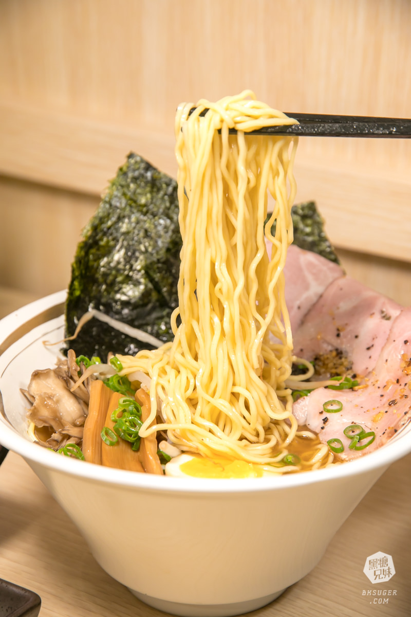 家樂福成功店-前鎮拉麵美食|食8番王者拉麵|霸氣魂超濃厚的家系拉麵|高雄拉麵推薦 - 第38張圖 家樂福成功店-前鎮拉麵美食|食8番王者拉麵|霸氣魂超濃厚的家系拉麵|高雄拉麵推薦