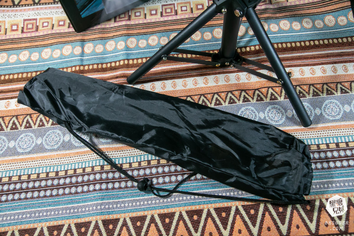 SANSUI山水智慧投影機｜擁有500ANSI高流明、內建影音平台、安卓IOS鏡射｜在房間近距離投影超清晰