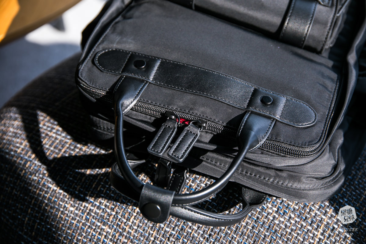 男女筆電背包推薦|瑞典品牌GASTON LUGA|沉靜的文藝格調-多功能多分隔筆電背包 - 第13張圖 男女筆電背包推薦|瑞典品牌GASTON LUGA|沉靜的文藝格調-多功能多分隔筆電背包