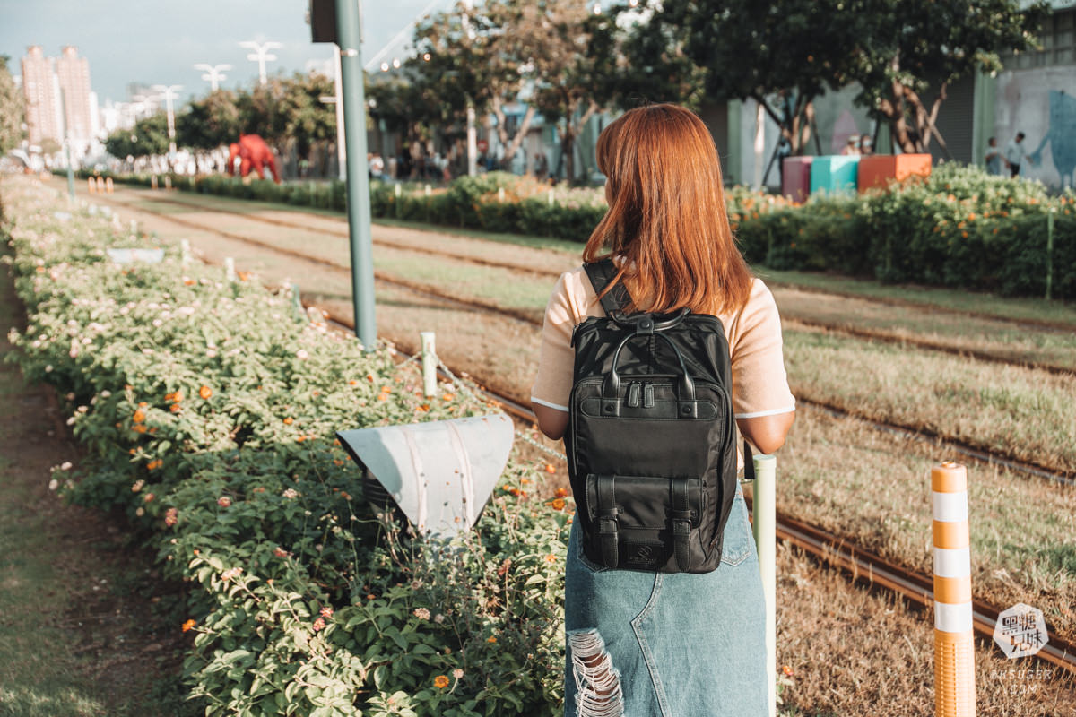 男女筆電背包推薦|瑞典品牌GASTON LUGA|沉靜的文藝格調-多功能多分隔筆電背包 - 第18張圖 男女筆電背包推薦|瑞典品牌GASTON LUGA|沉靜的文藝格調-多功能多分隔筆電背包