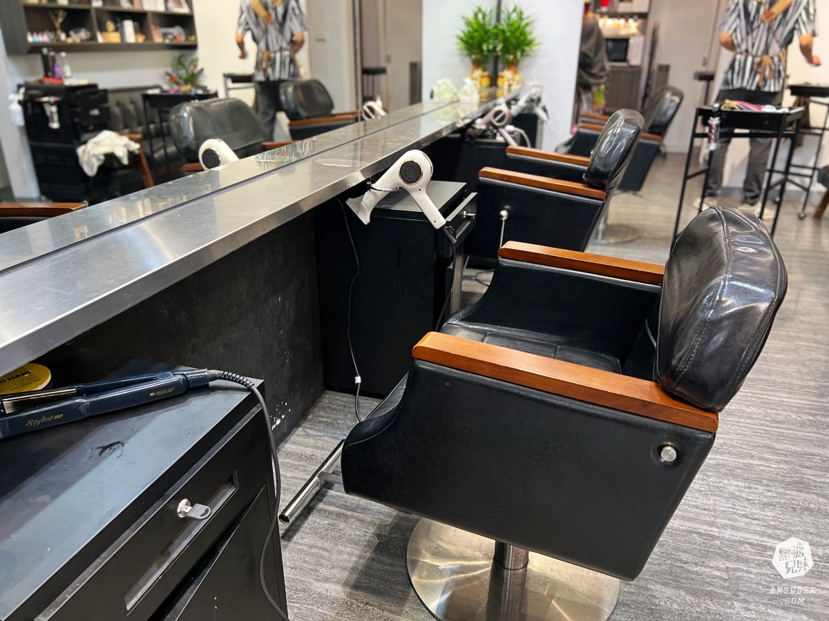 新崛江染髮推薦|Hair Homo&好毛|歐美挑漂染髮設計~長髮造型瞬間換了風格|設計師木易高雄染髮 - 第5張圖 新崛江染髮推薦|Hair Homo&好毛|歐美挑漂染髮設計~長髮造型瞬間換了風格|設計師木易高雄染髮