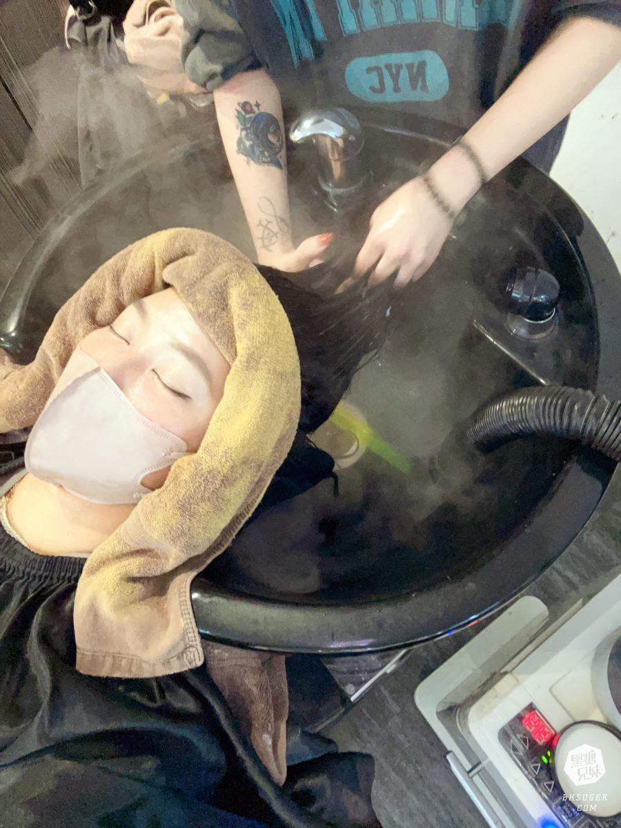 新崛江染髮推薦|Hair Homo&好毛|歐美挑漂染髮設計~長髮造型瞬間換了風格|設計師木易高雄染髮 - 第20張圖 新崛江染髮推薦|Hair Homo&好毛|歐美挑漂染髮設計~長髮造型瞬間換了風格|設計師木易高雄染髮