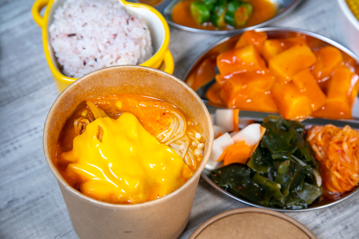 高雄新鹽埕商圈|奶茶一條街鹽埕埔捷運站防疫外送吃什麼|街口支付最高15%回饋 - 第14張圖 高雄新鹽埕商圈|奶茶一條街鹽埕埔捷運站防疫外送吃什麼|街口支付最高15%回饋