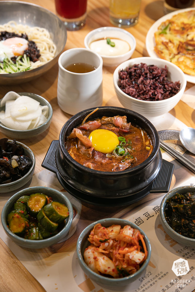 高雄東京純豆腐SOGO店|溫柔口感日系豆腐鍋物|鹽鹵豆腐入口即化,下午不間斷用餐時間,聚餐方便 - 第21張圖 高雄東京純豆腐SOGO店|溫柔口感日系豆腐鍋物|鹽鹵豆腐入口即化,下午不間斷用餐時間,聚餐方便