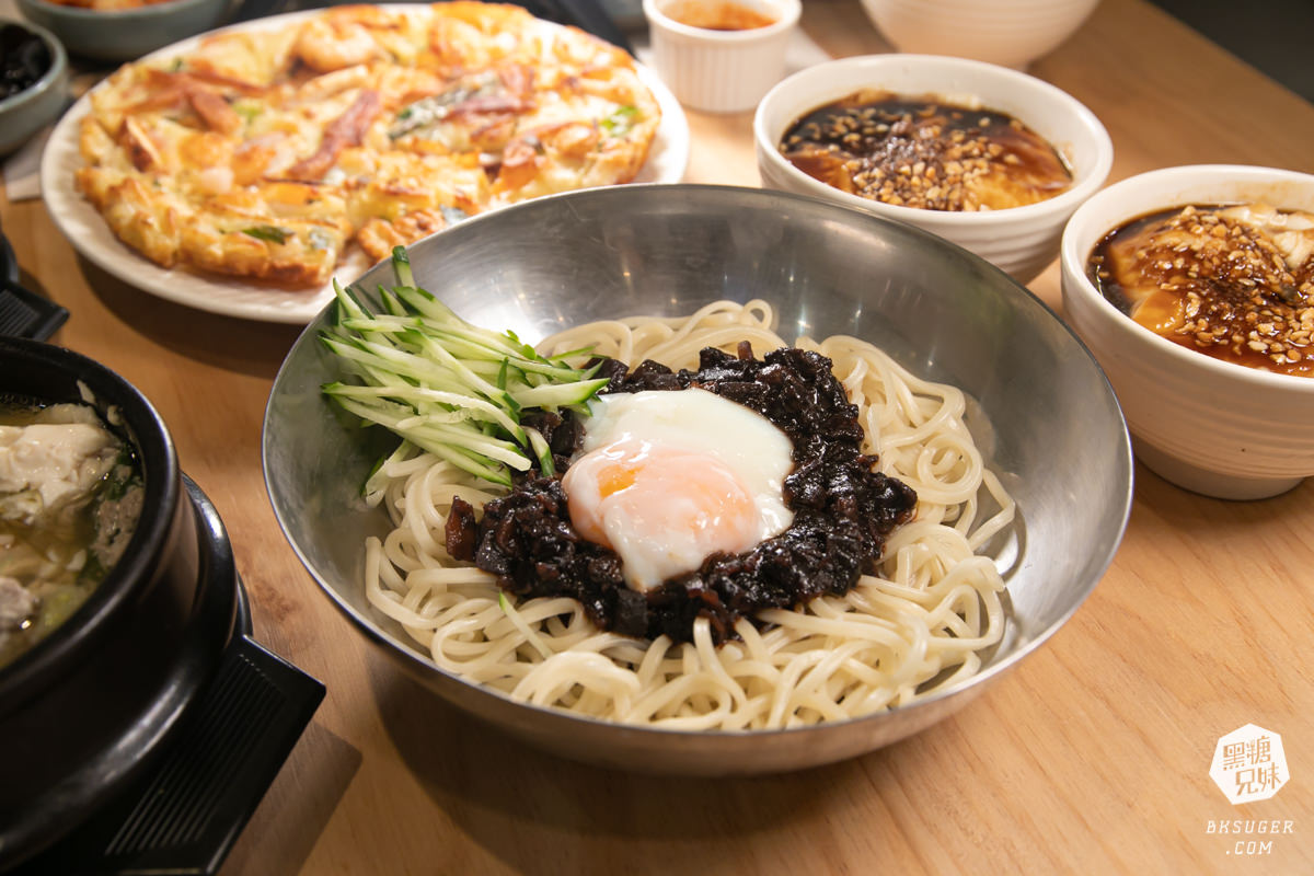 高雄東京純豆腐SOGO店|溫柔口感日系豆腐鍋物|鹽鹵豆腐入口即化,下午不間斷用餐時間,聚餐方便 - 第30張圖 高雄東京純豆腐SOGO店|溫柔口感日系豆腐鍋物|鹽鹵豆腐入口即化,下午不間斷用餐時間,聚餐方便