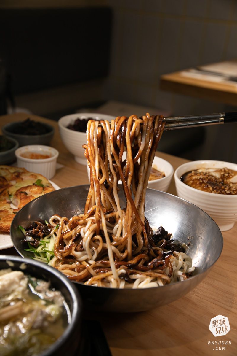 高雄東京純豆腐SOGO店|溫柔口感日系豆腐鍋物|鹽鹵豆腐入口即化,下午不間斷用餐時間,聚餐方便 - 第31張圖 高雄東京純豆腐SOGO店|溫柔口感日系豆腐鍋物|鹽鹵豆腐入口即化,下午不間斷用餐時間,聚餐方便