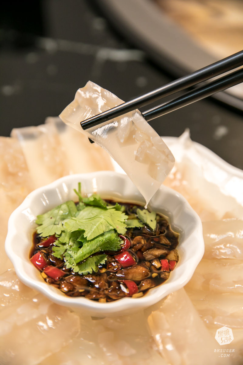 高雄異國美食|小媳婦鐵鍋燉|全台唯一的東北鐵鍋燉家鄉菜|哈爾濱美食原來長這樣 - 第12張圖 高雄異國美食|小媳婦鐵鍋燉|全台唯一的東北鐵鍋燉家鄉菜|哈爾濱美食原來長這樣