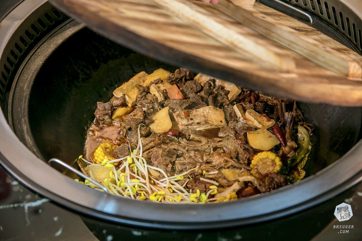 高雄異國美食|小媳婦鐵鍋燉|全台唯一的東北鐵鍋燉家鄉菜|哈爾濱美食原來長這樣 - 第14張圖 高雄異國美食|小媳婦鐵鍋燉|全台唯一的東北鐵鍋燉家鄉菜|哈爾濱美食原來長這樣