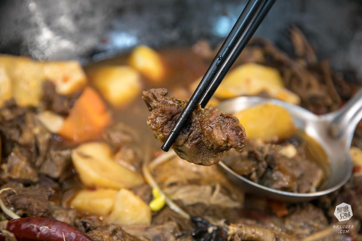 高雄異國美食|小媳婦鐵鍋燉|全台唯一的東北鐵鍋燉家鄉菜|哈爾濱美食原來長這樣 - 第16張圖 高雄異國美食|小媳婦鐵鍋燉|全台唯一的東北鐵鍋燉家鄉菜|哈爾濱美食原來長這樣
