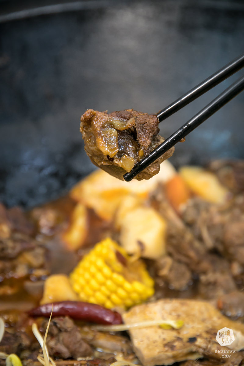 高雄異國美食|小媳婦鐵鍋燉|全台唯一的東北鐵鍋燉家鄉菜|哈爾濱美食原來長這樣 - 第18張圖 高雄異國美食|小媳婦鐵鍋燉|全台唯一的東北鐵鍋燉家鄉菜|哈爾濱美食原來長這樣