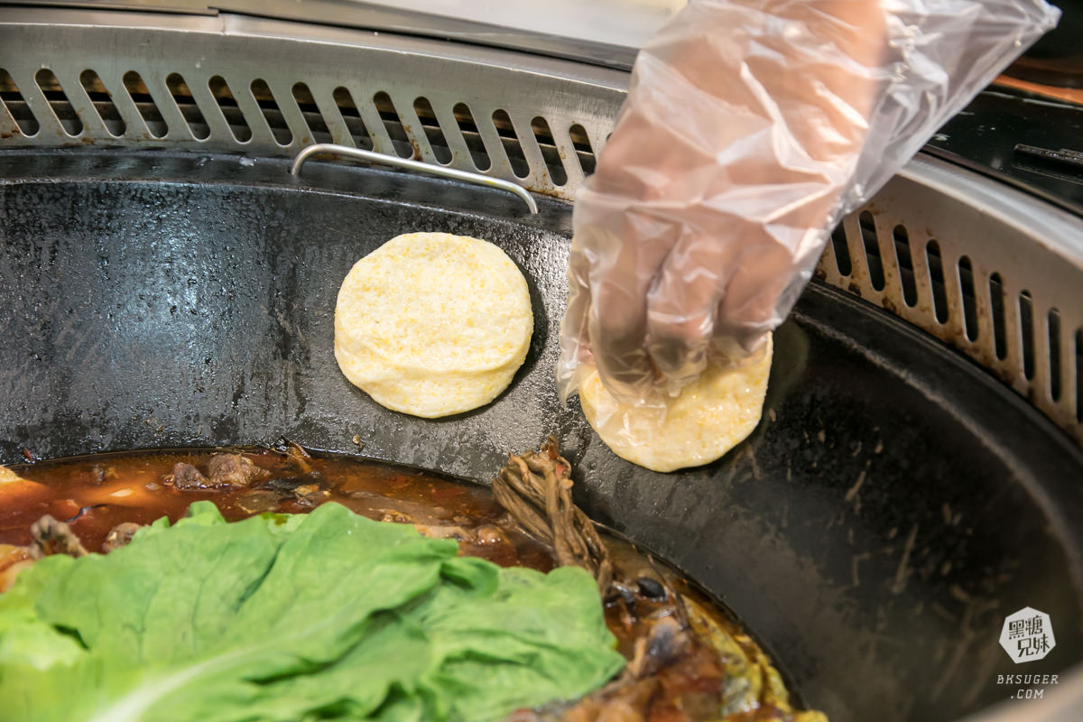 高雄異國美食|小媳婦鐵鍋燉|全台唯一的東北鐵鍋燉家鄉菜|哈爾濱美食原來長這樣 - 第22張圖 高雄異國美食|小媳婦鐵鍋燉|全台唯一的東北鐵鍋燉家鄉菜|哈爾濱美食原來長這樣