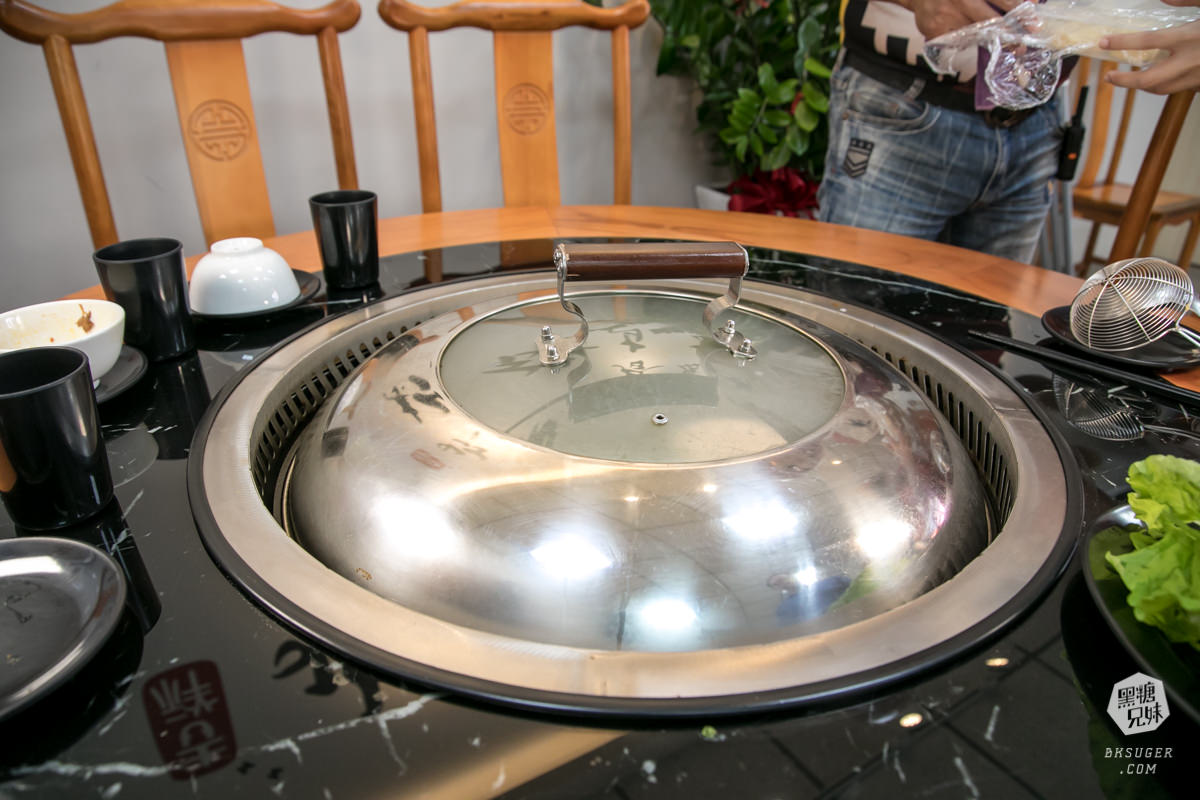 高雄異國美食|小媳婦鐵鍋燉|全台唯一的東北鐵鍋燉家鄉菜|哈爾濱美食原來長這樣 - 第23張圖 高雄異國美食|小媳婦鐵鍋燉|全台唯一的東北鐵鍋燉家鄉菜|哈爾濱美食原來長這樣