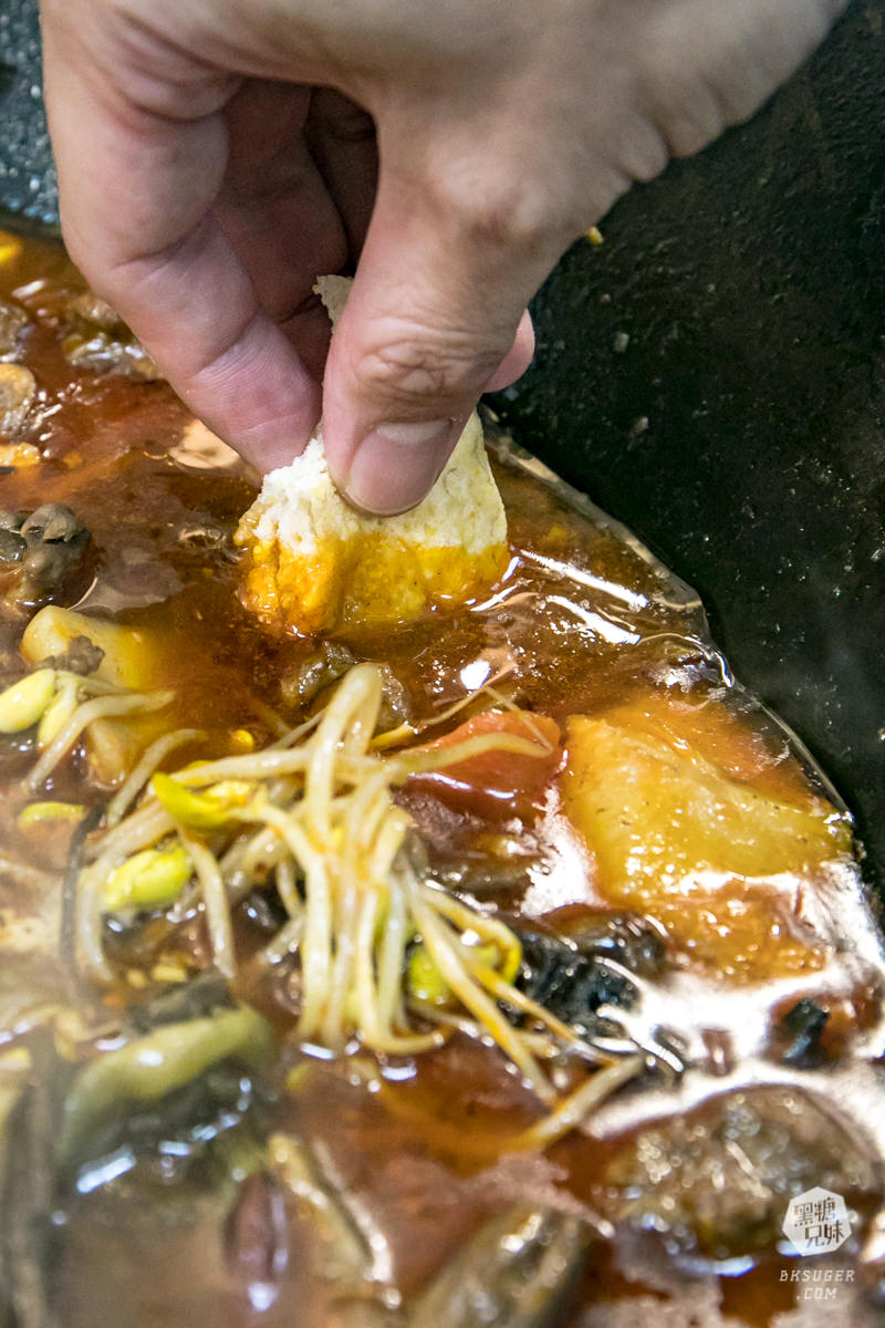 高雄異國美食|小媳婦鐵鍋燉|全台唯一的東北鐵鍋燉家鄉菜|哈爾濱美食原來長這樣 - 第26張圖 高雄異國美食|小媳婦鐵鍋燉|全台唯一的東北鐵鍋燉家鄉菜|哈爾濱美食原來長這樣