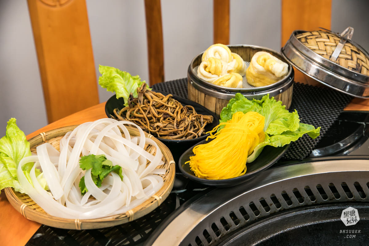 高雄異國美食|小媳婦鐵鍋燉|全台唯一的東北鐵鍋燉家鄉菜|哈爾濱美食原來長這樣 - 第33張圖 高雄異國美食|小媳婦鐵鍋燉|全台唯一的東北鐵鍋燉家鄉菜|哈爾濱美食原來長這樣