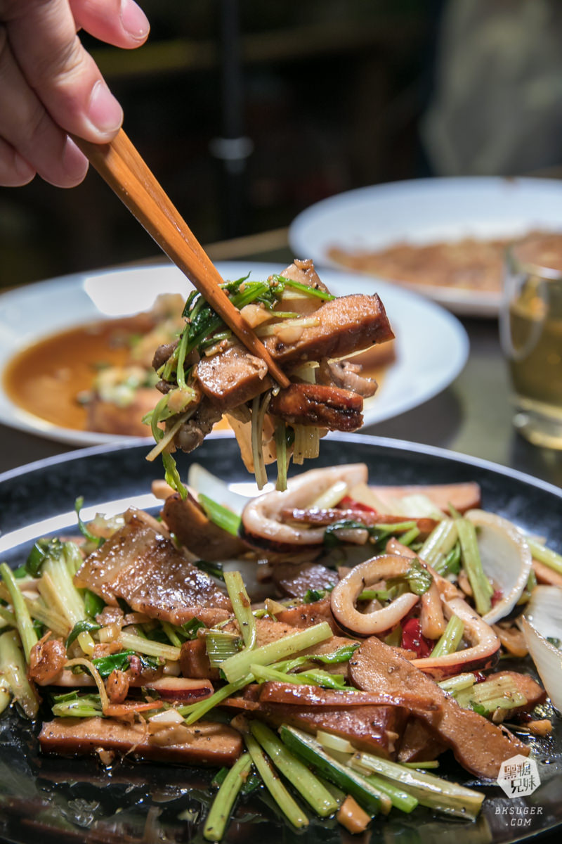 林園美食|1415水母貨櫃咖啡|經典龍虎斑一魚多吃|林園濕地公園旁的咖啡雅座、在地KTV練唱場| - 第37張圖 林園美食|1415水母貨櫃咖啡|經典龍虎斑一魚多吃|林園濕地公園旁的咖啡雅座、在地KTV練唱場|