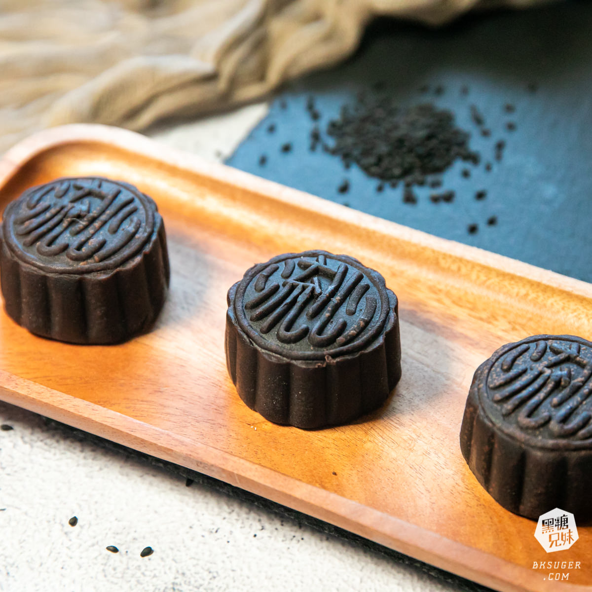 楓茶記2023中秋月餅推薦|流心奶皇vs芝麻流心月餅通通選|菠蘿蛋黃酥經典必敗伴手禮 - 第11張圖 楓茶記2023中秋月餅推薦|流心奶皇vs芝麻流心月餅通通選|菠蘿蛋黃酥經典必敗伴手禮