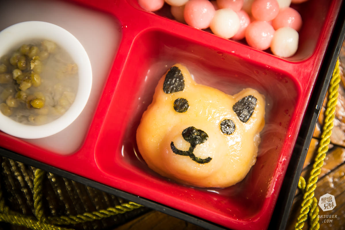 高雄美術館美食｜山禾堂拉麵美術館店｜樹幹叉燒拉麵1.8KG重磅登場！浮誇草莓山雲霧繚繞