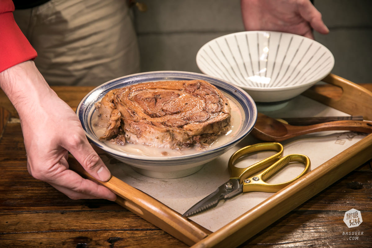 高雄美術館美食|山禾堂拉麵美術館店|樹幹叉燒拉麵1.8KG重磅登場!浮誇草莓山雲霧繚繞 - 第5張圖 高雄美術館美食|山禾堂拉麵美術館店|樹幹叉燒拉麵1.8KG重磅登場!浮誇草莓山雲霧繚繞
