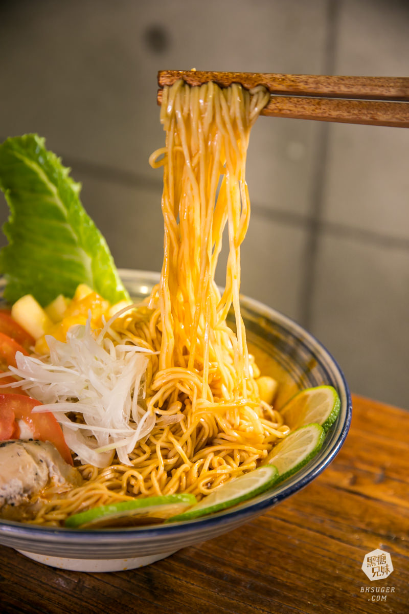 高雄美術館美食|山禾堂拉麵美術館店|樹幹叉燒拉麵1.8KG重磅登場!浮誇草莓山雲霧繚繞 - 第23張圖 高雄美術館美食|山禾堂拉麵美術館店|樹幹叉燒拉麵1.8KG重磅登場!浮誇草莓山雲霧繚繞