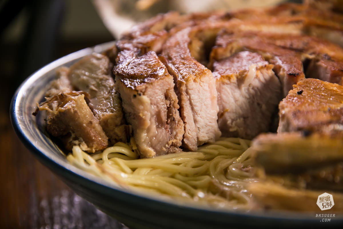 高雄美術館美食|山禾堂拉麵美術館店|樹幹叉燒拉麵1.8KG重磅登場!浮誇草莓山雲霧繚繞 - 第9張圖 高雄美術館美食|山禾堂拉麵美術館店|樹幹叉燒拉麵1.8KG重磅登場!浮誇草莓山雲霧繚繞