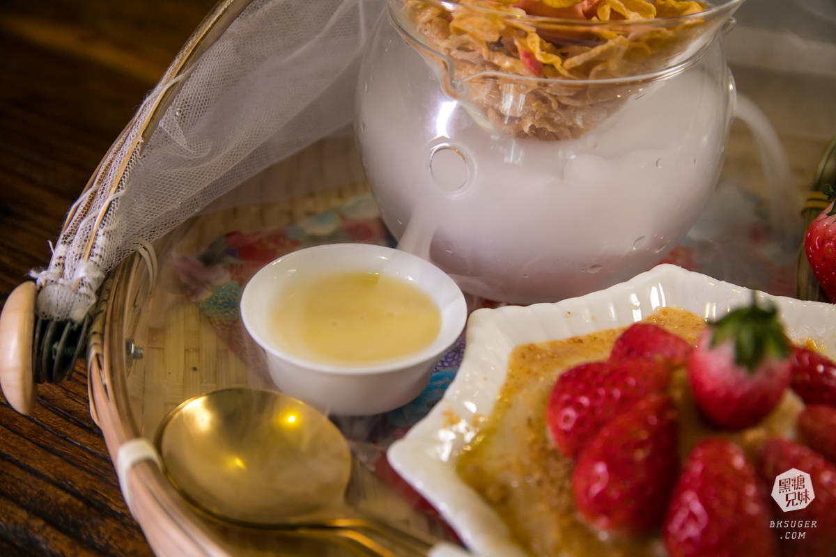 高雄美術館美食|山禾堂拉麵美術館店|樹幹叉燒拉麵1.8KG重磅登場!浮誇草莓山雲霧繚繞 - 第29張圖 高雄美術館美食|山禾堂拉麵美術館店|樹幹叉燒拉麵1.8KG重磅登場!浮誇草莓山雲霧繚繞