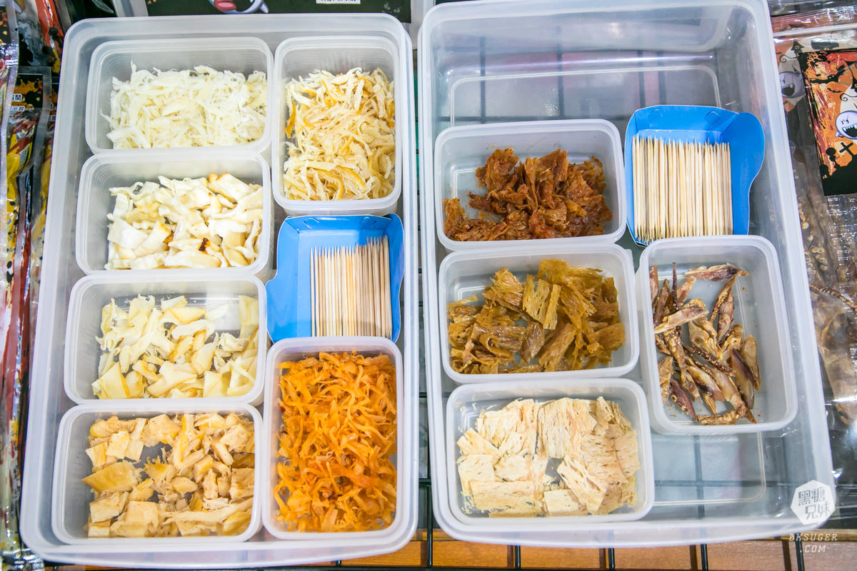 小琉球冰品-烏鬼洞雪花冰|柴燒桑葚醬雪花冰&現烤爆香魷魚腳|古早味的好滋味 - 第18張圖 小琉球冰品-烏鬼洞雪花冰|柴燒桑葚醬雪花冰&現烤爆香魷魚腳|古早味的好滋味