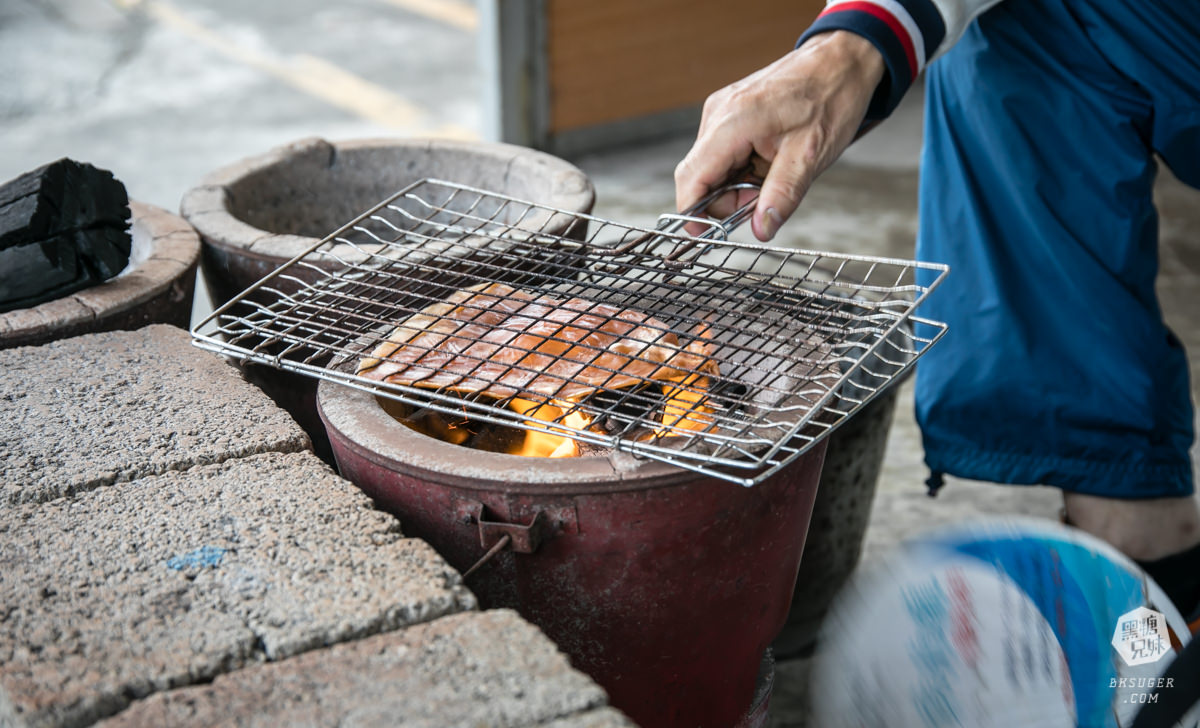 小琉球冰品-烏鬼洞雪花冰|柴燒桑葚醬雪花冰&現烤爆香魷魚腳|古早味的好滋味 - 第20張圖 小琉球冰品-烏鬼洞雪花冰|柴燒桑葚醬雪花冰&現烤爆香魷魚腳|古早味的好滋味