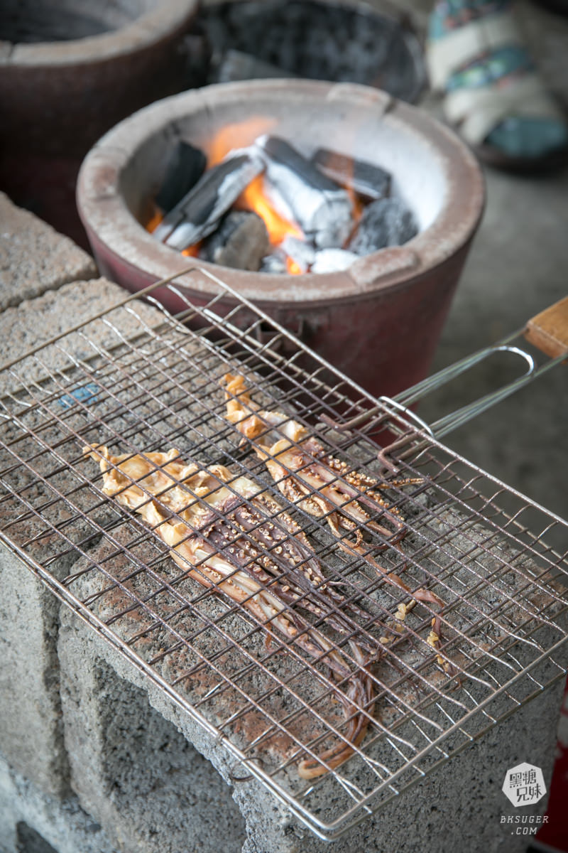 小琉球冰品-烏鬼洞雪花冰|柴燒桑葚醬雪花冰&現烤爆香魷魚腳|古早味的好滋味 - 第27張圖 小琉球冰品-烏鬼洞雪花冰|柴燒桑葚醬雪花冰&現烤爆香魷魚腳|古早味的好滋味