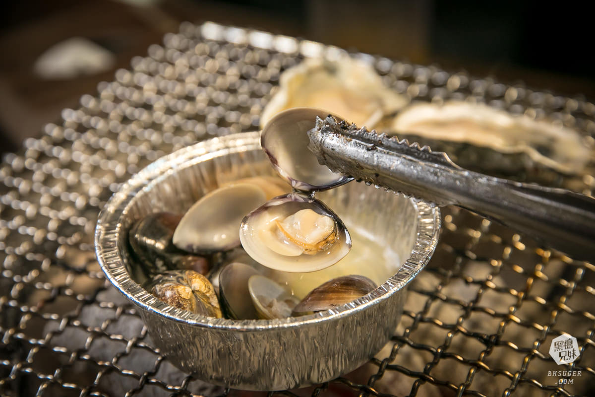 新崛江燒肉吃到飽推薦｜田季發爺-高雄中山店｜放題燒肉搭配魔法學院造景聚會必推