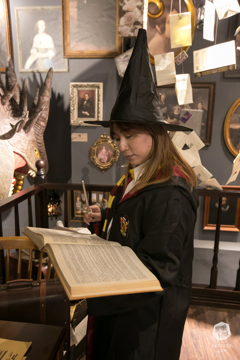 新崛江燒肉吃到飽推薦｜田季發爺-高雄中山店｜放題燒肉搭配魔法學院造景聚會必推