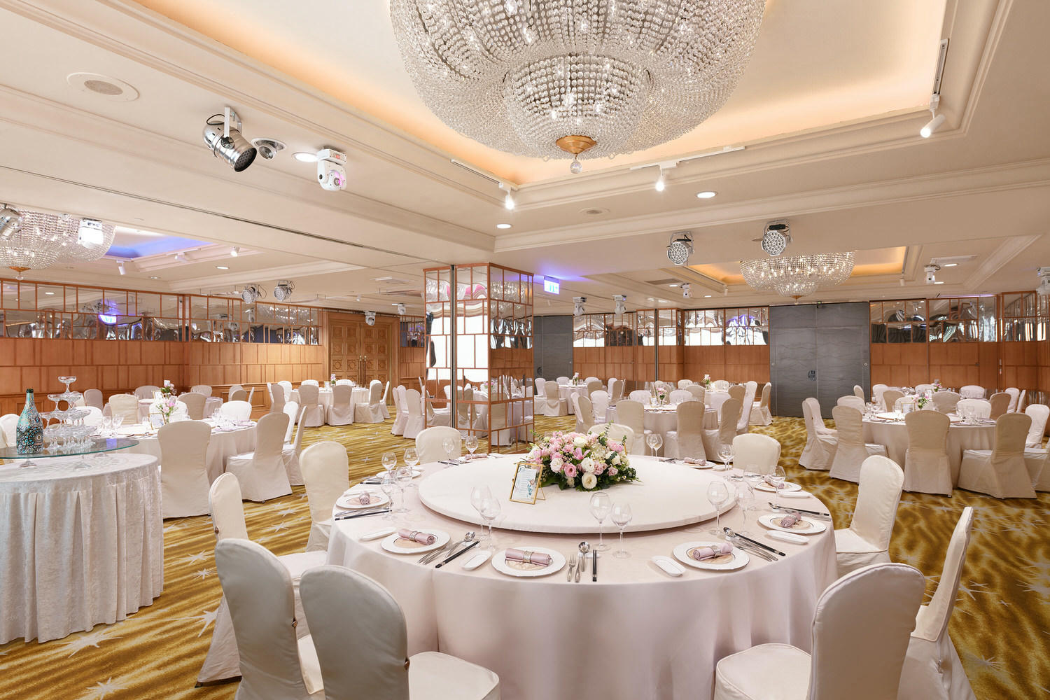 漢來閣|高雄戶外證婚儀式場地|戶外婚禮是每個新娘的夢|漢來宴會廳X高雄漢來婚宴2023 - 第1張圖 漢來閣|高雄戶外證婚儀式場地|戶外婚禮是每個新娘的夢|漢來宴會廳X高雄漢來婚宴2023