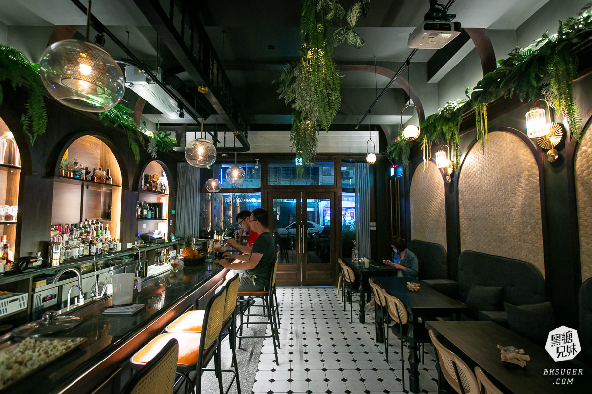 美麗島站酒吧推薦|南喃至嶼|雨林下的無菸調酒吧 旅人來訪高雄夜生活必推餐酒吧 - 第3張圖 美麗島站酒吧推薦|南喃至嶼nan nan Bar