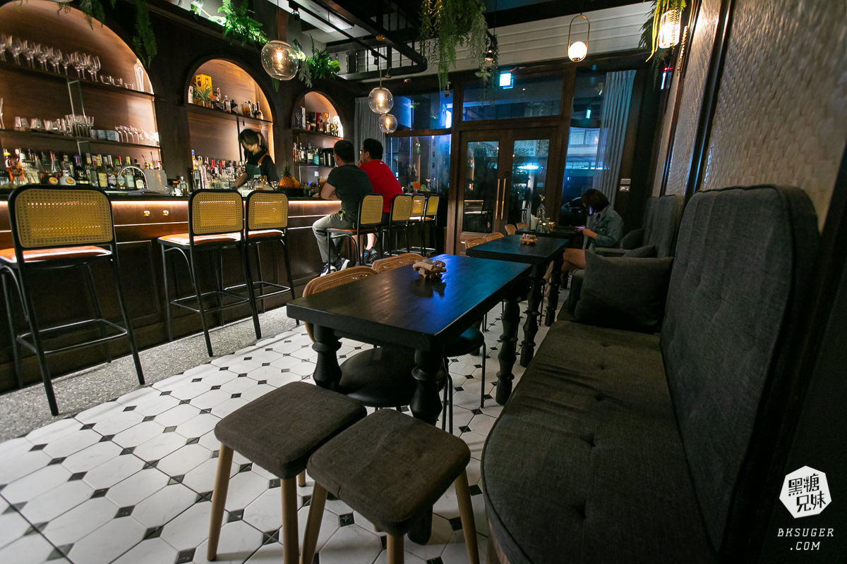 美麗島站酒吧推薦|南喃至嶼|雨林下的無菸調酒吧 旅人來訪高雄夜生活必推餐酒吧 - 第5張圖 美麗島站酒吧推薦|南喃至嶼|雨林下的無菸調酒吧 旅人來訪高雄夜生活必推餐酒吧